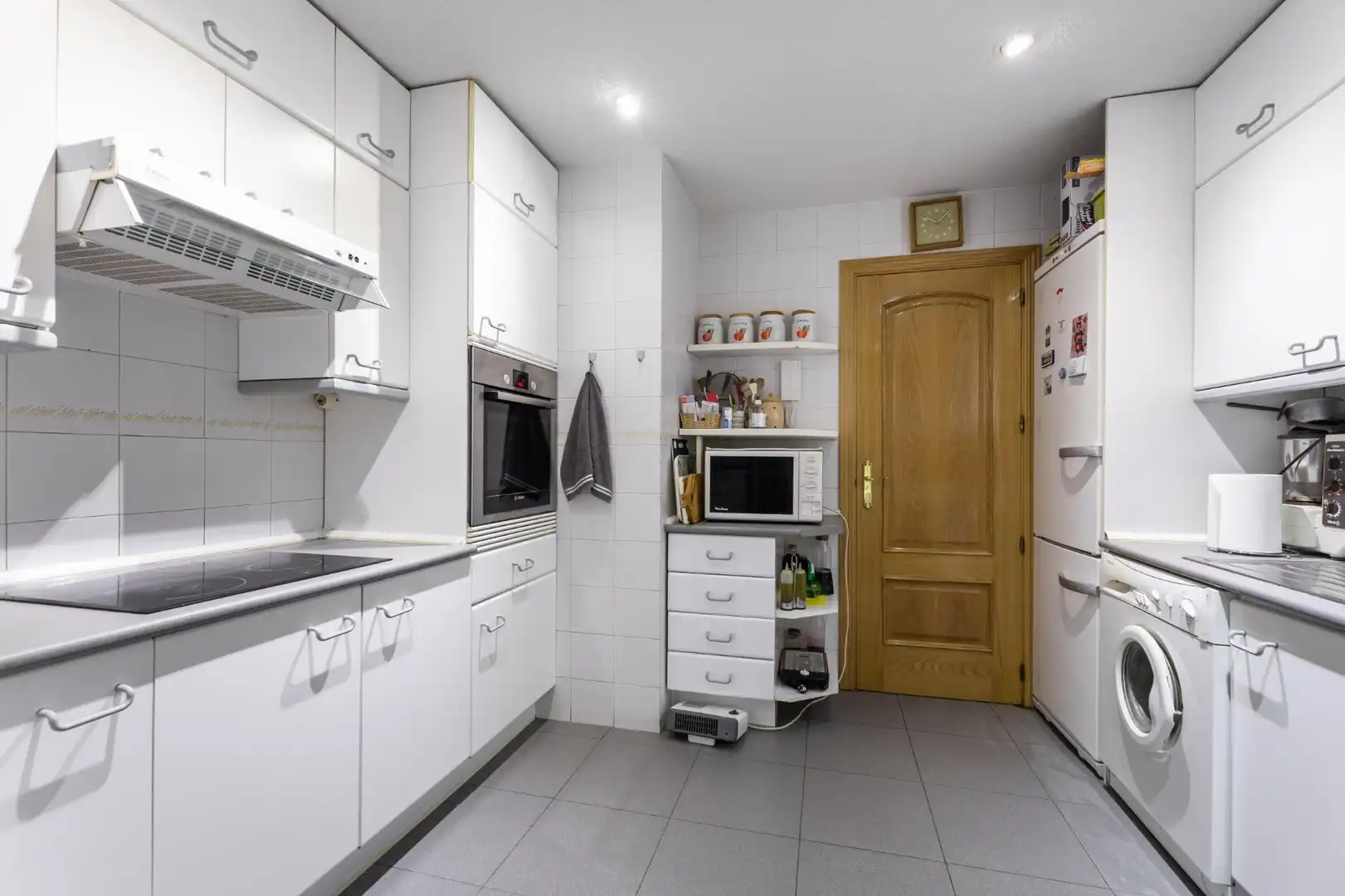 Kitchen of Flat for sale in Tres Cantos  with Heating, Parquet flooring and Storage room
