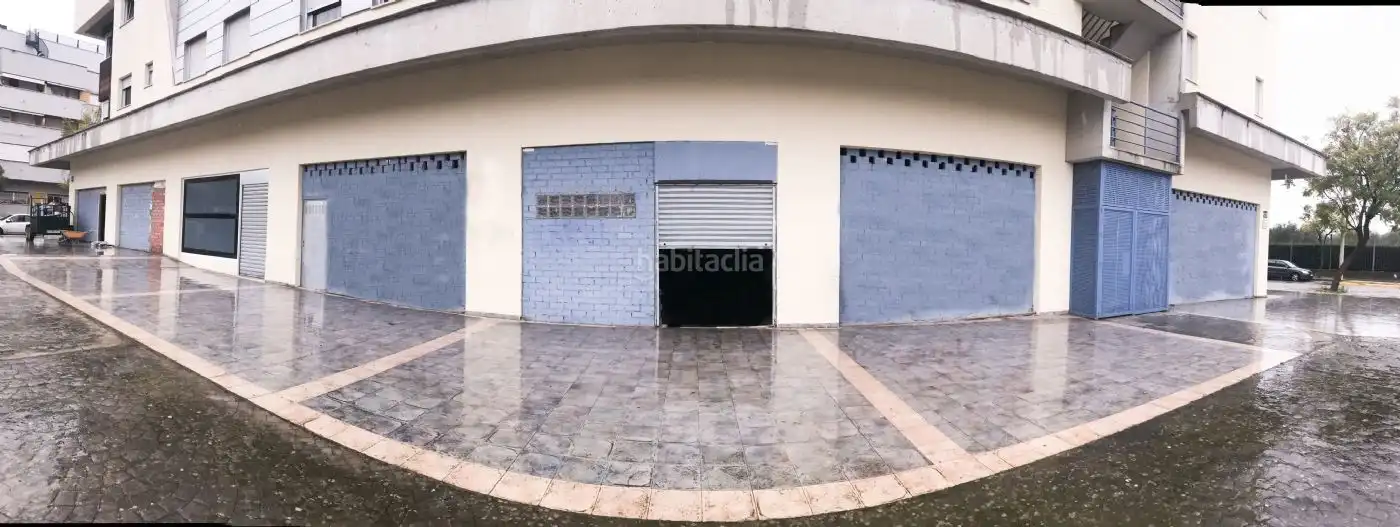 Local comercial en alquiler en Calle Maimónides 68