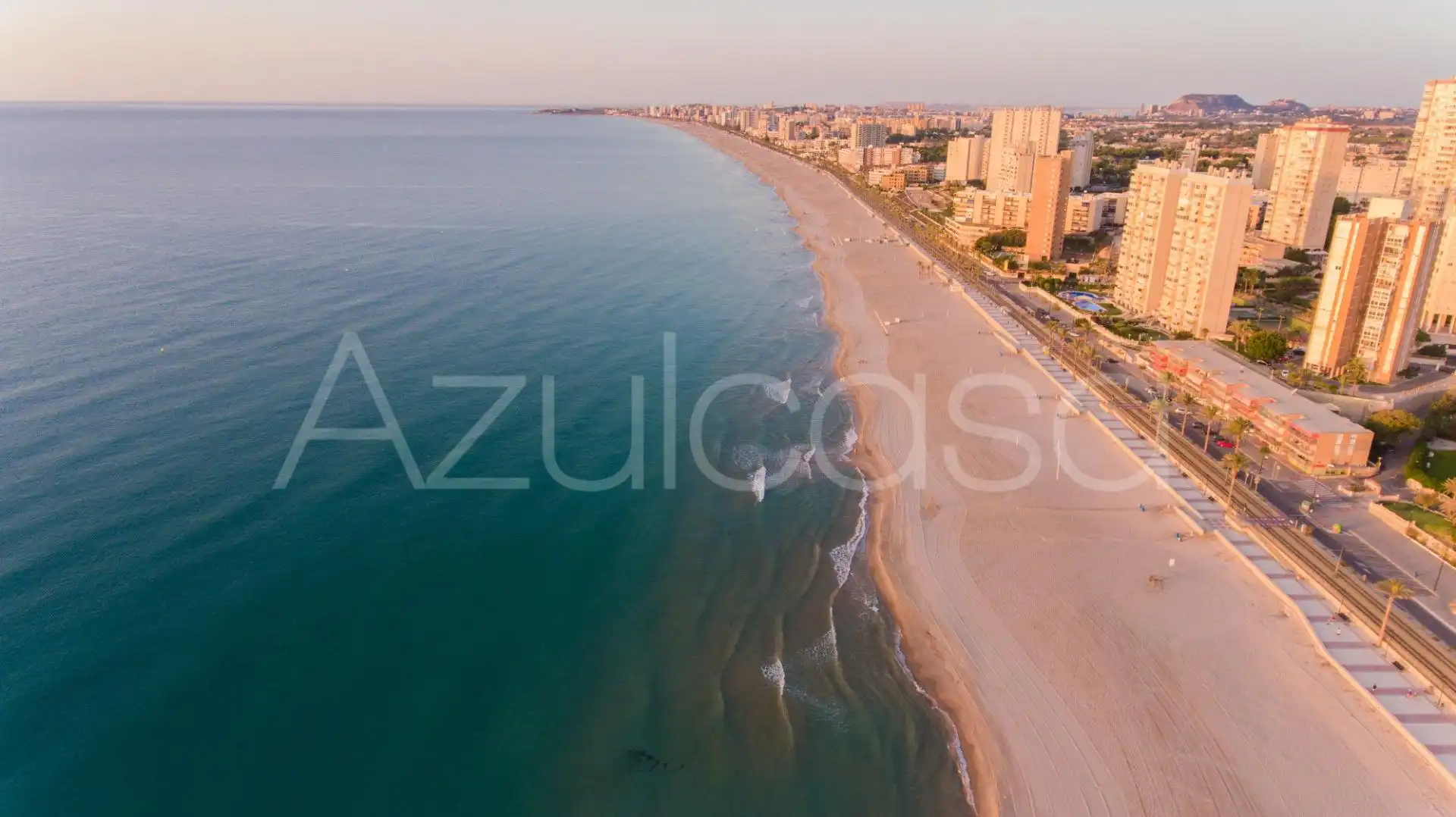 Wohnung zum Verkauf in El Campello mit Klimaanlage, Privatgarten und Parkett