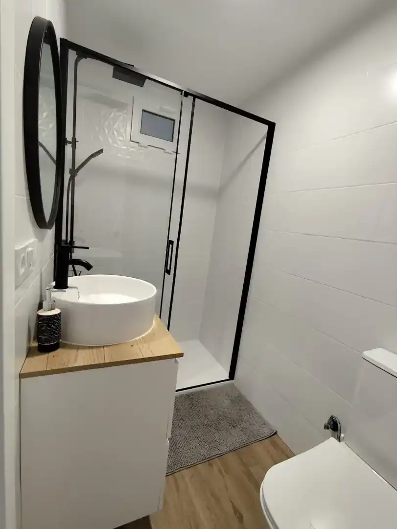 Badezimmer von Wohnung zur Miete in Ciudad Aljarafe