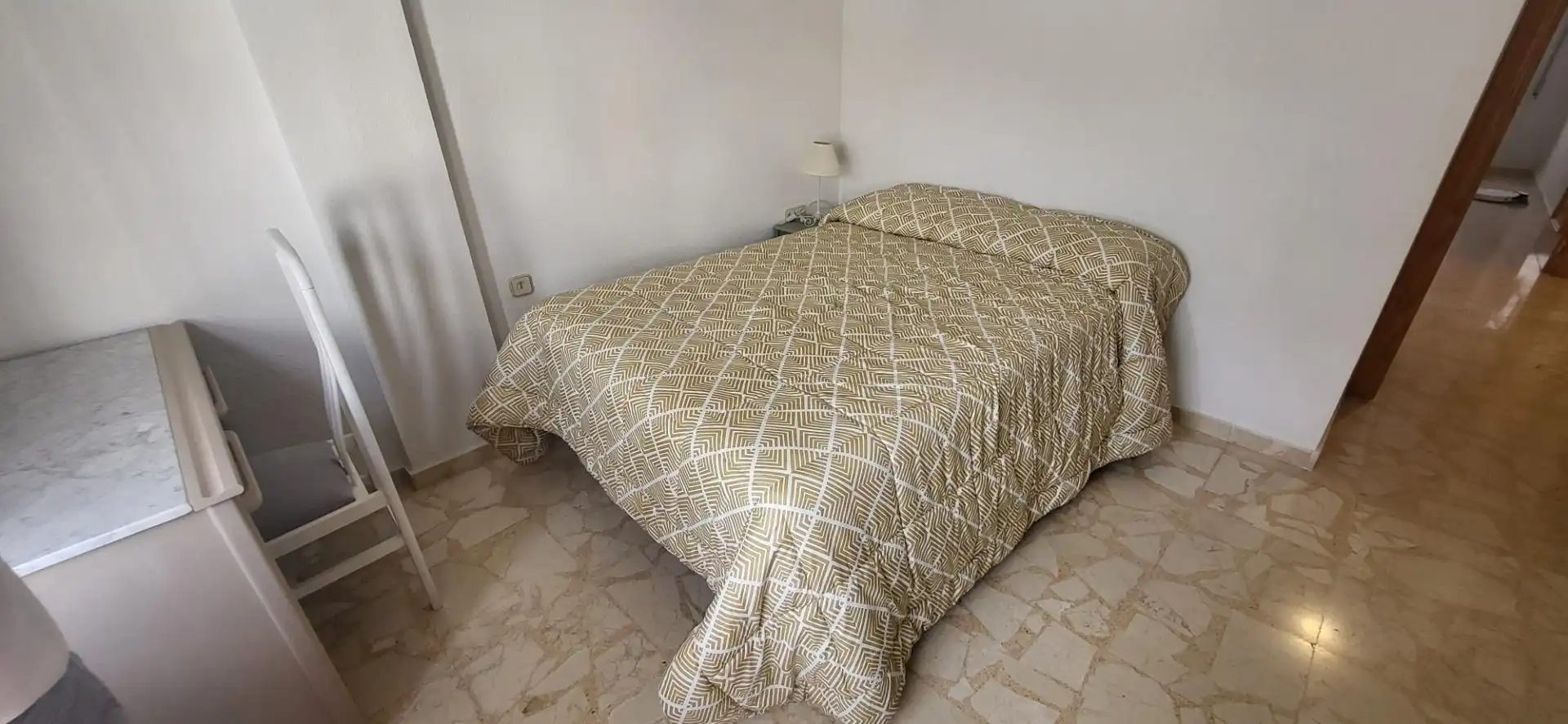 Bedroom of Flat for rent in Albacete  with Heating, Furnished and Balcony