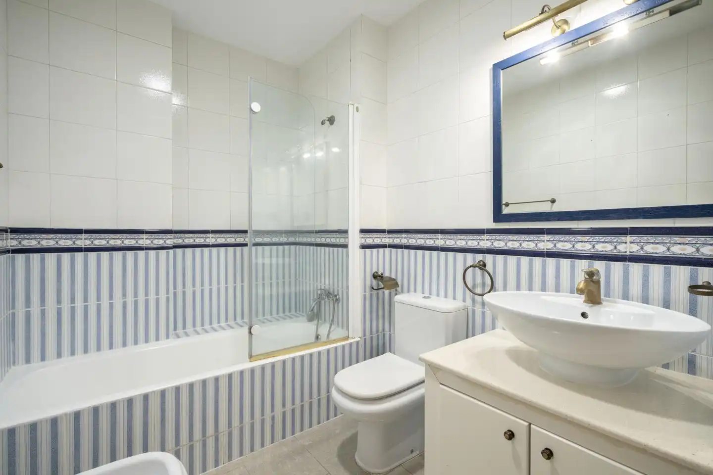 Badezimmer von Maisonette zum Verkauf in Santa Coloma de Gramenet