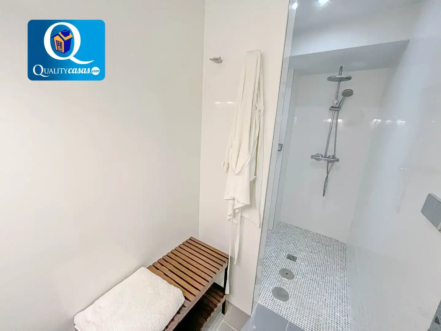 Bany de Casa o xalet en venda en Alicante / Alacant amb Aire condicionat, Calefacció i Terrassa