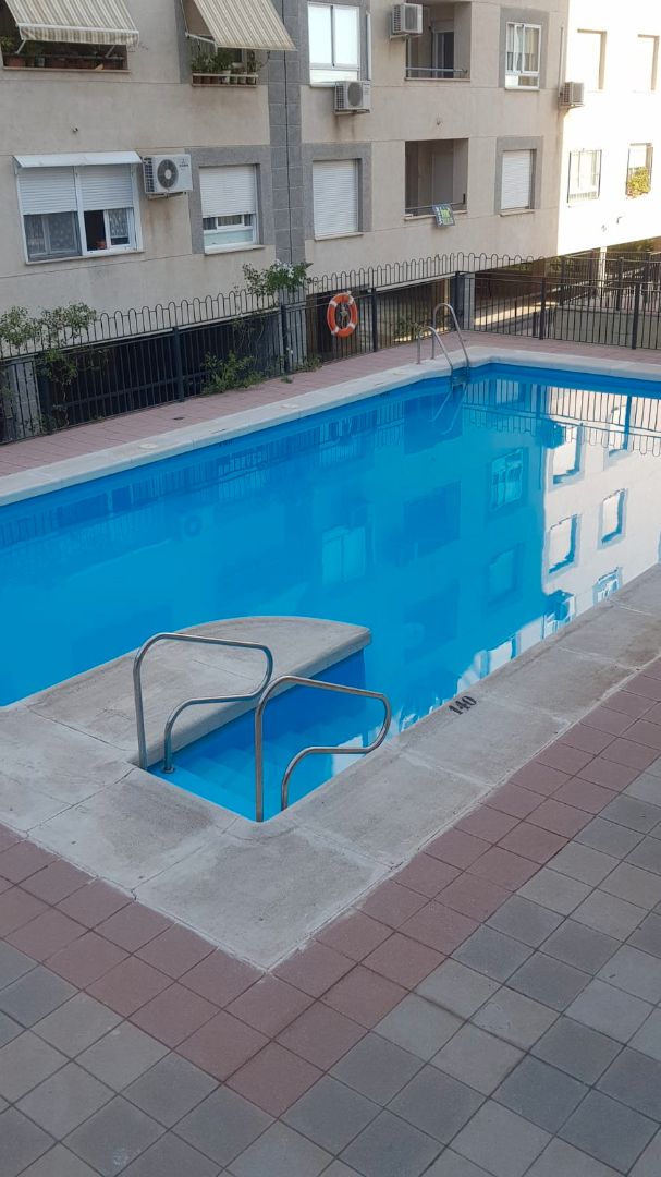 Piscina de Dúplex de lloguer en  Jaén Capital amb Aire condicionat, Calefacció i Terrassa