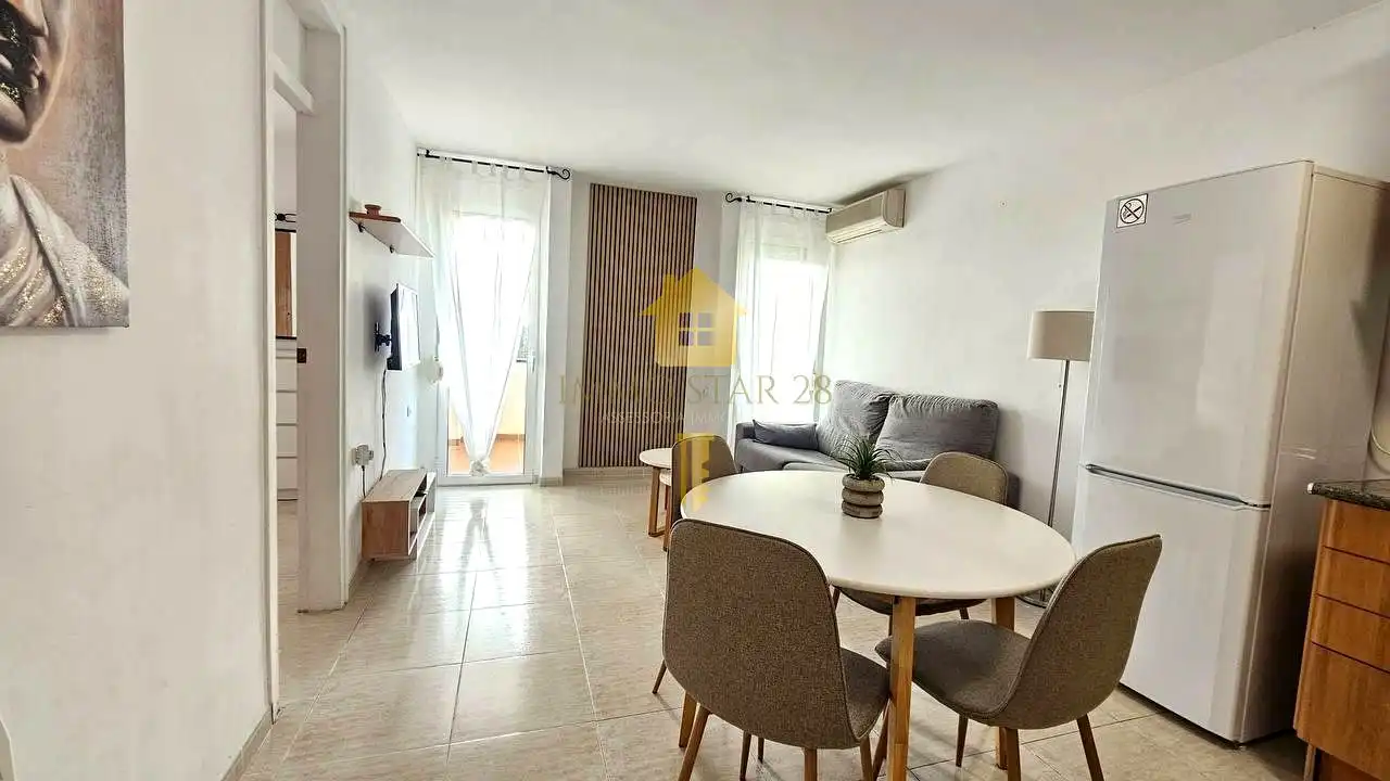 Sala d'estar de Planta baixa en venda en Roses amb Aire condicionat, Terrassa i Moblat