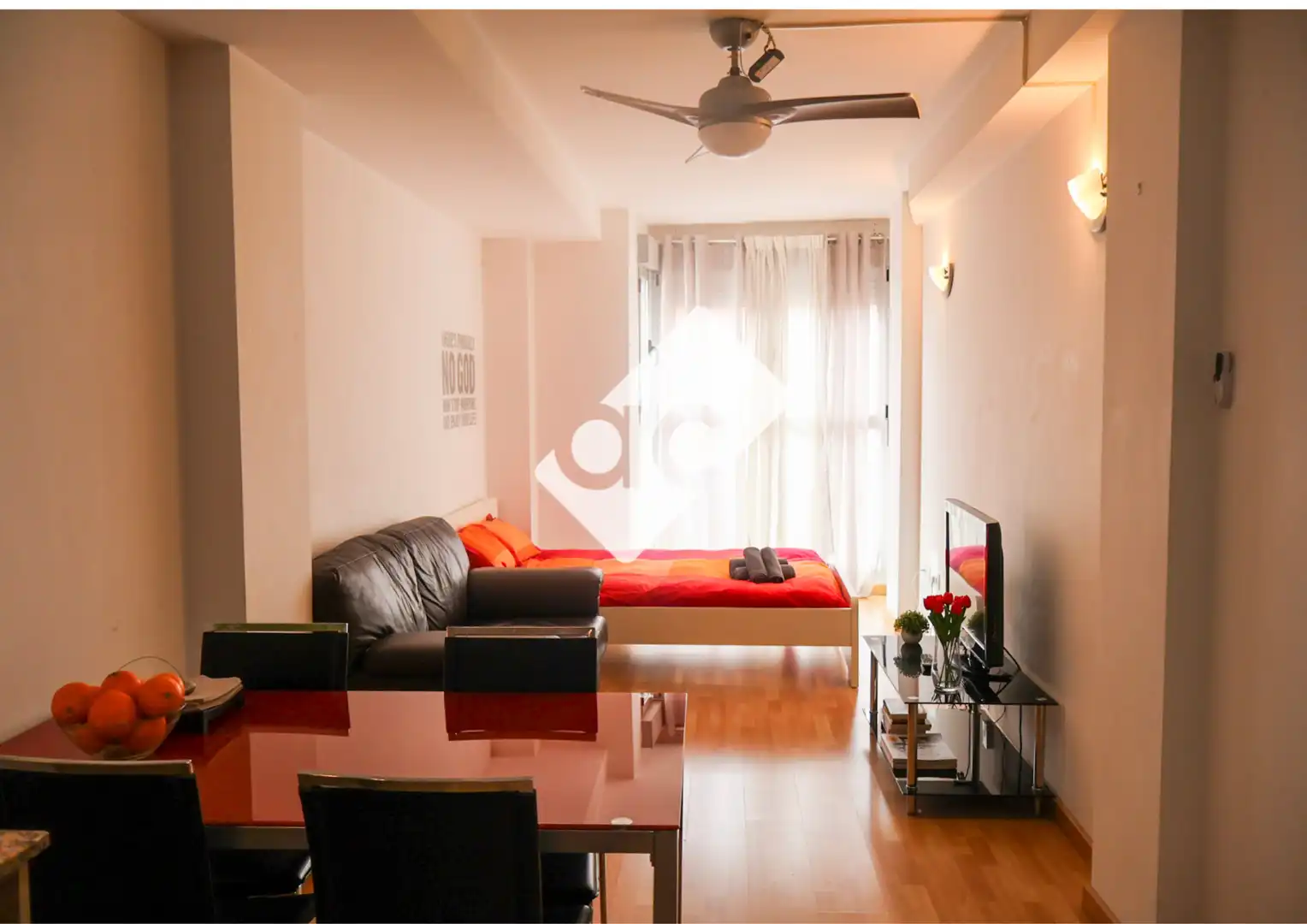 Sala d'estar de Loft de lloguer en Valencia amb Moblat, Forn i Rentadora