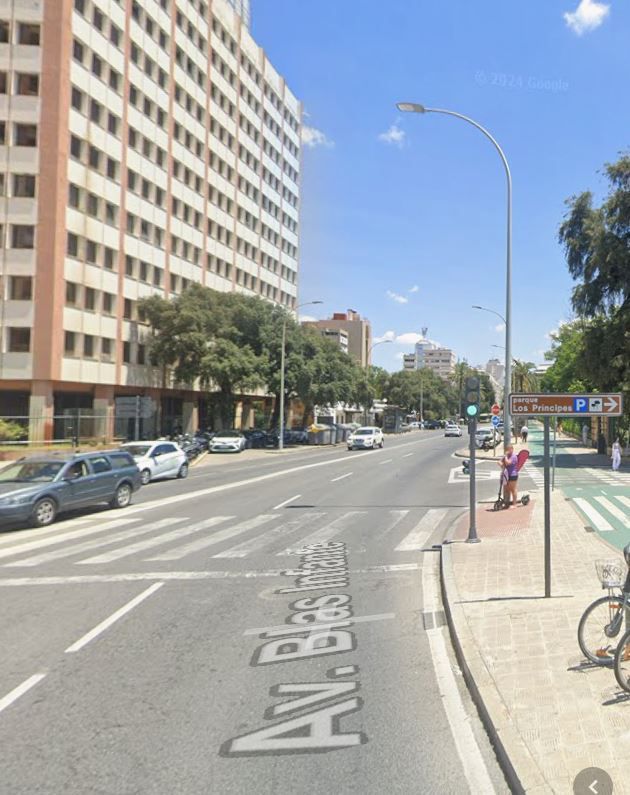 Exterior view of Office for sale in  Sevilla Capital