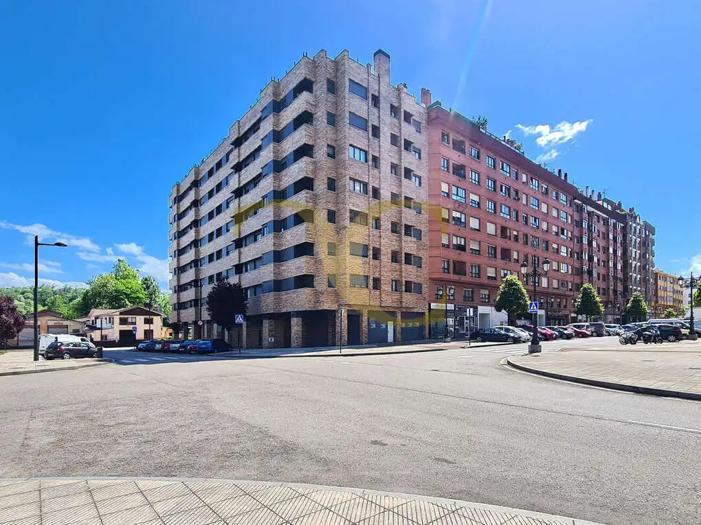 Vista exterior de Piso en venta en Oviedo  con Calefacción, Terraza y Trastero