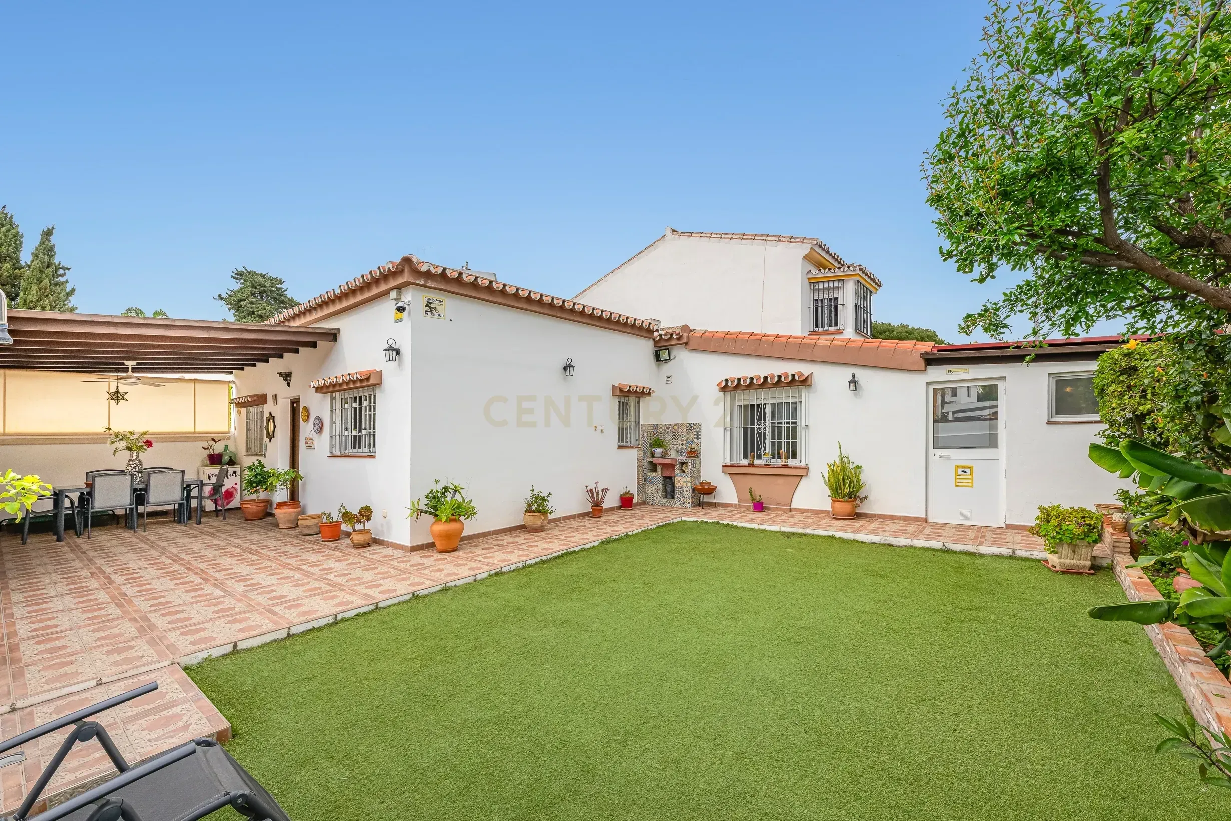 Exterior view of House or chalet for sale in Marbella  with Air Conditioner and Terrace