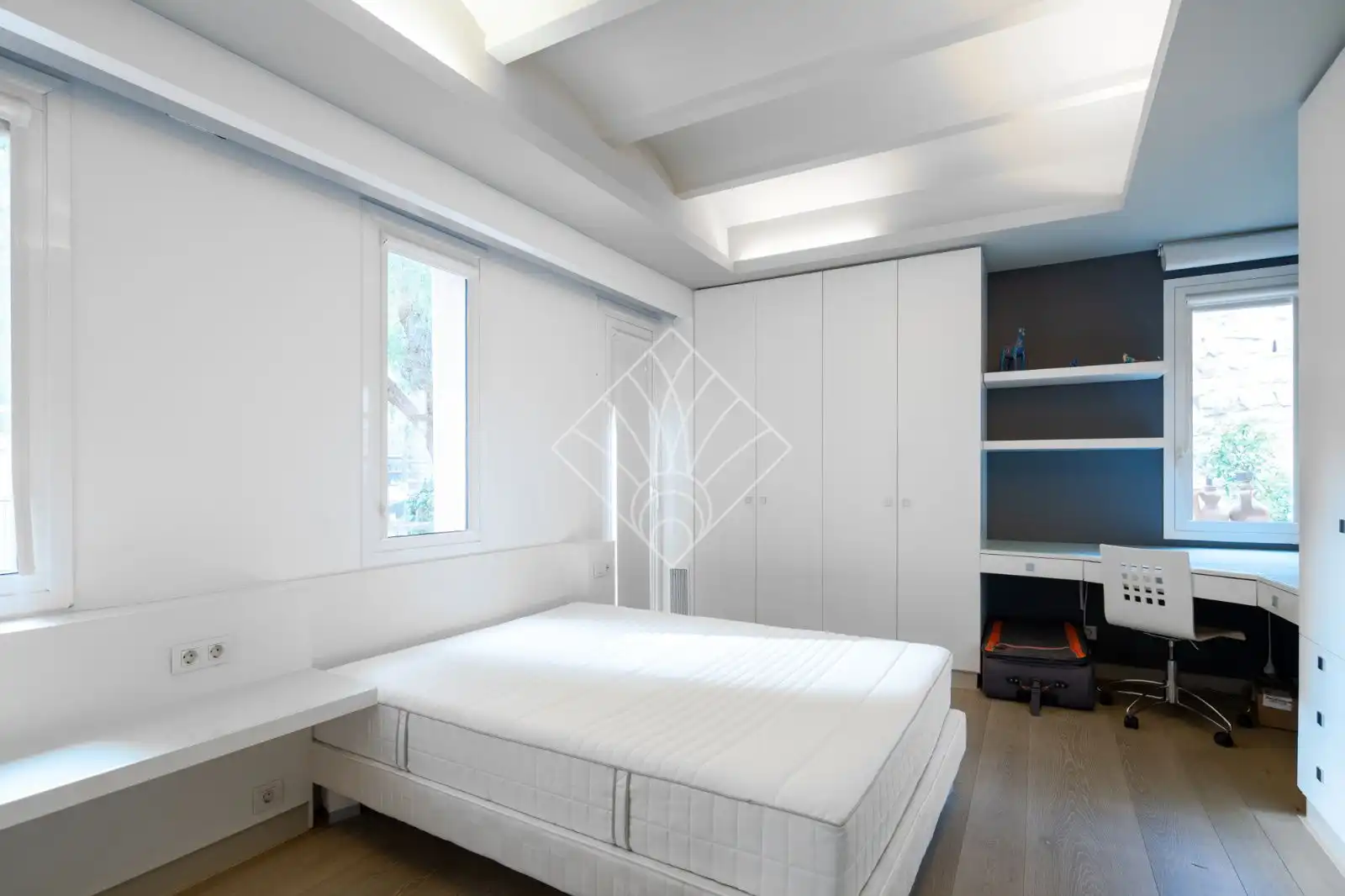 Bedroom of Houses for sale in Barcelona  with Air Conditioner, Heating and Terrace