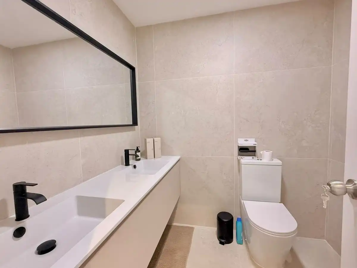 Baño de Apartamento en venta en Fuengirola con Aire acondicionado, Calefacción y Terraza