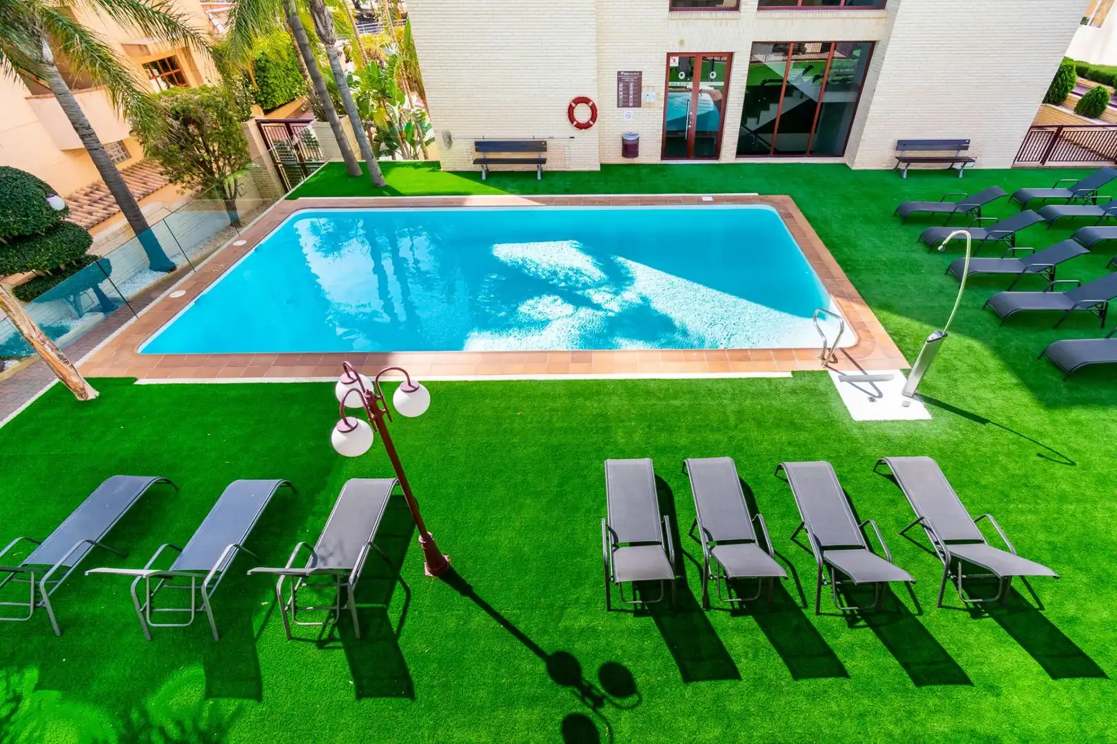 Piscina de Apartamento de alquiler en L'Alfàs del Pi con Aire acondicionado, Terraza y Amueblado