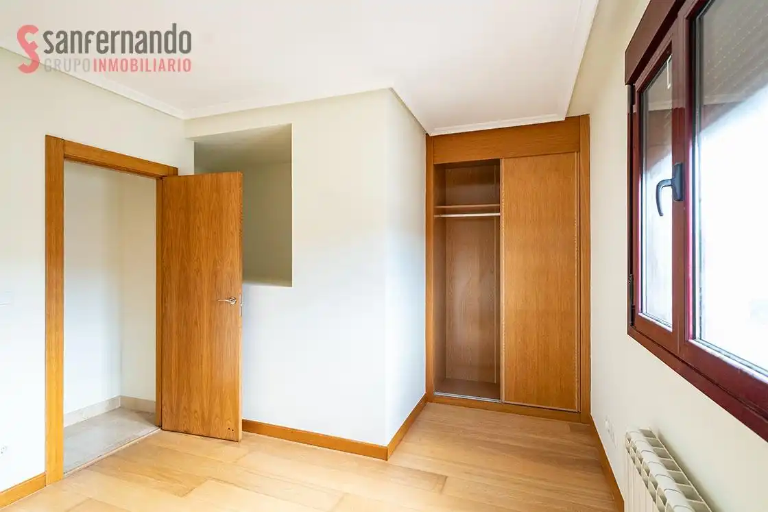 Dormitori de Dúplex en venda en Santander amb Calefacció, Parquet i Traster