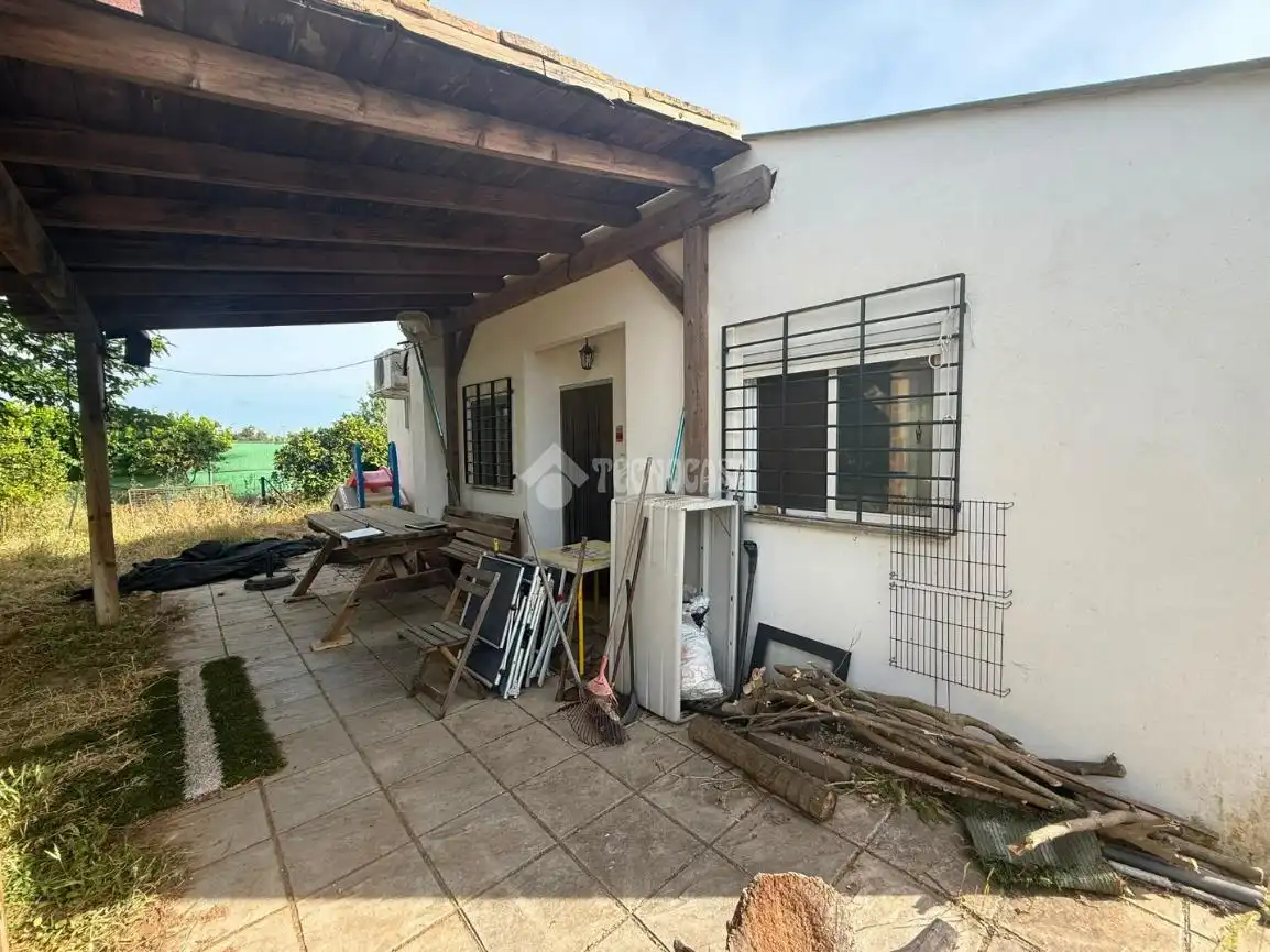 Finca rústica en venta en Arahal con Calefacción y Piscina