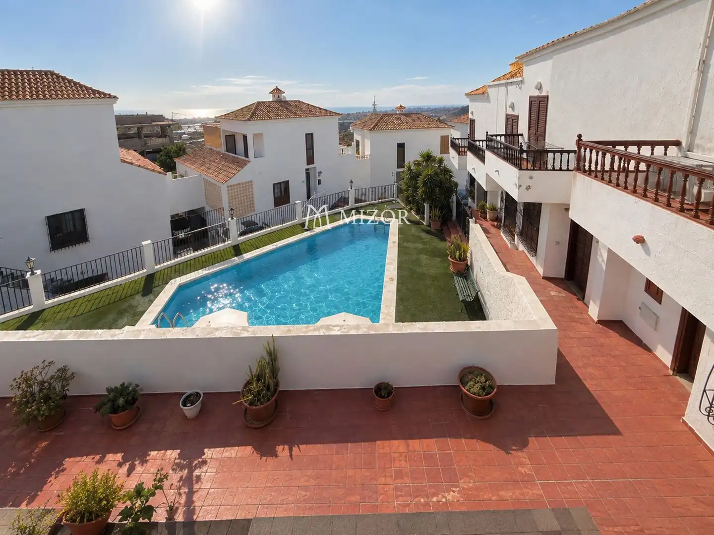 Vista exterior de Casa adosada en venda en Arona amb Piscina i Piscina comunitària