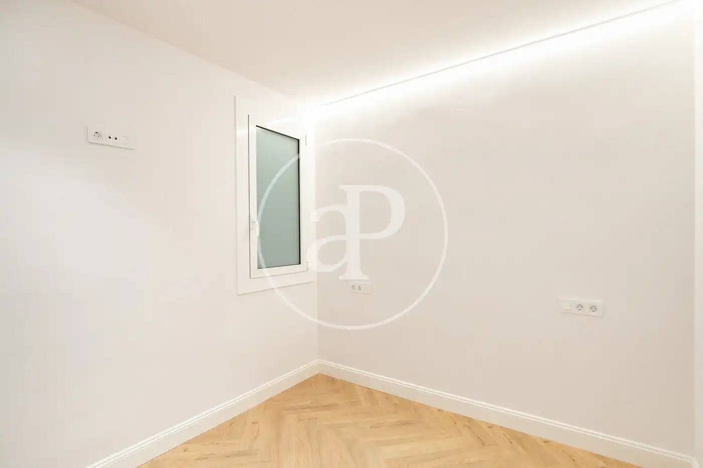 Piso en venta en Barcelona con Aire acondicionado, Calefacción y Balcón