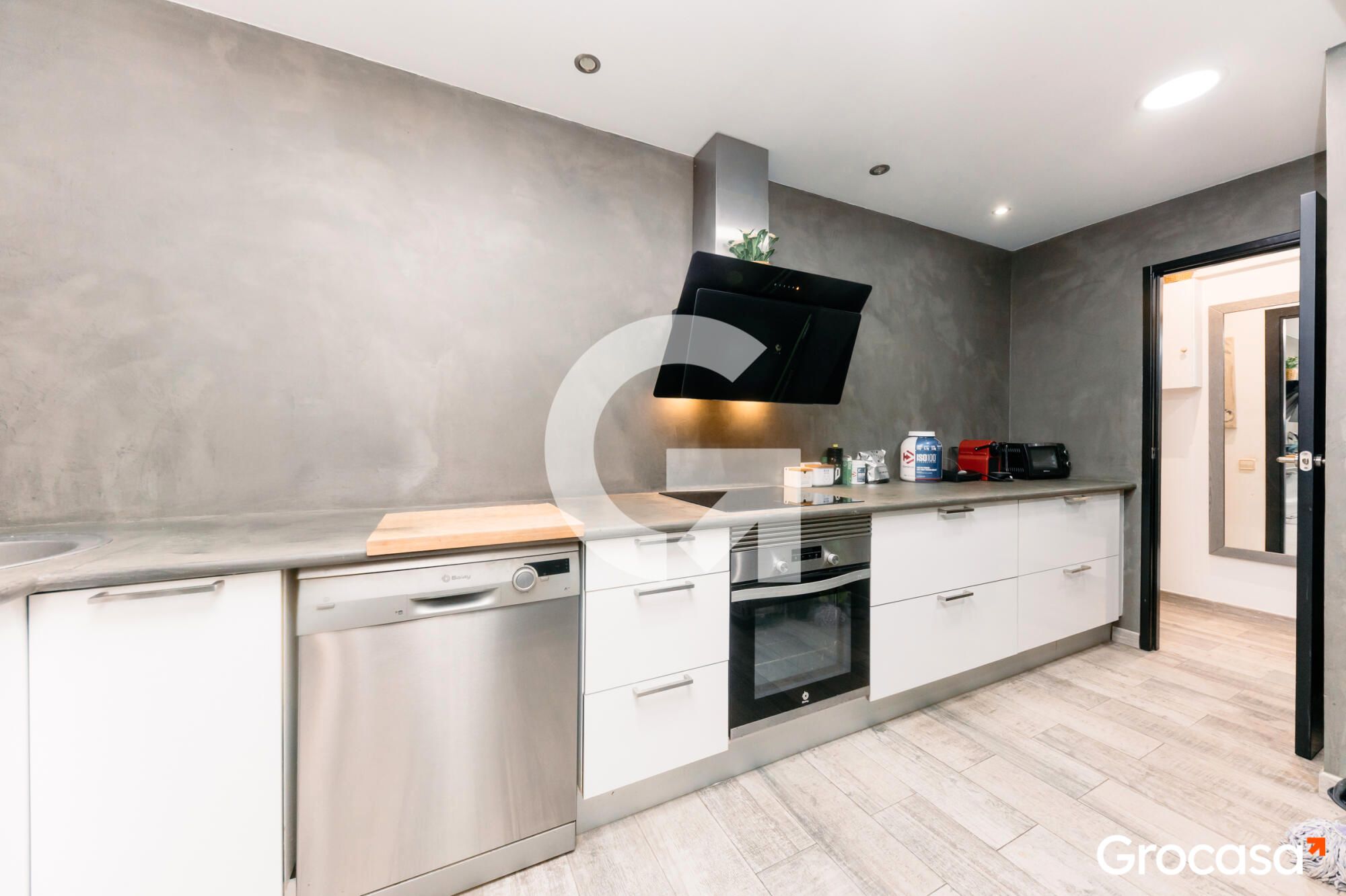 Kitchen of Flat for sale in Sant Boi de Llobregat  with Air Conditioner, Oven and Balcony