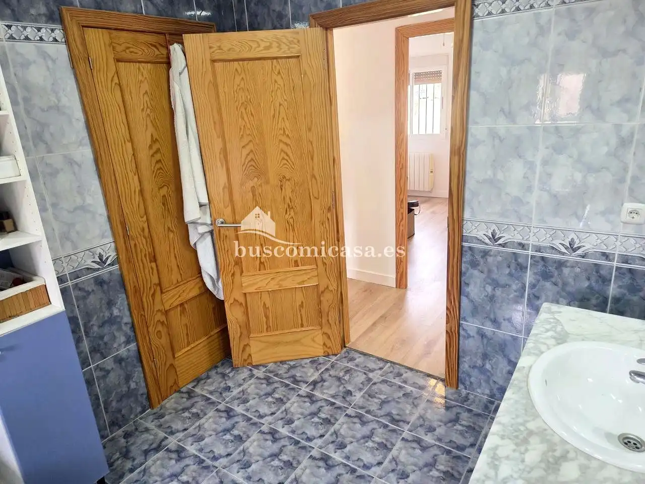 Bany de Casa adosada en venda en Jaén amb Aire condicionat, Terrassa i Piscina