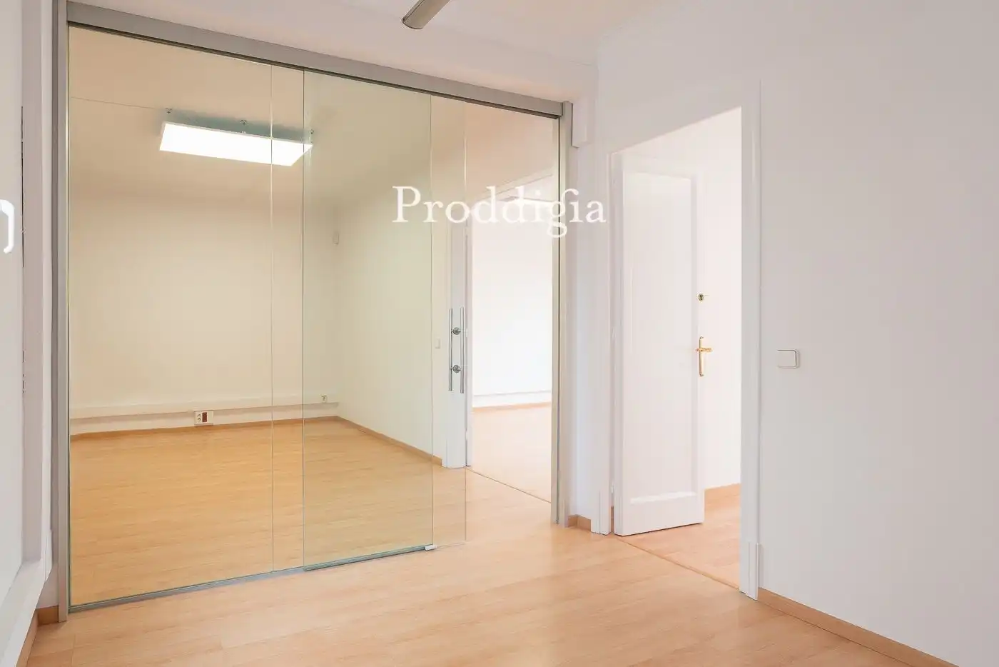 Office for rent in Barcelona  with Air Conditioner and Heating