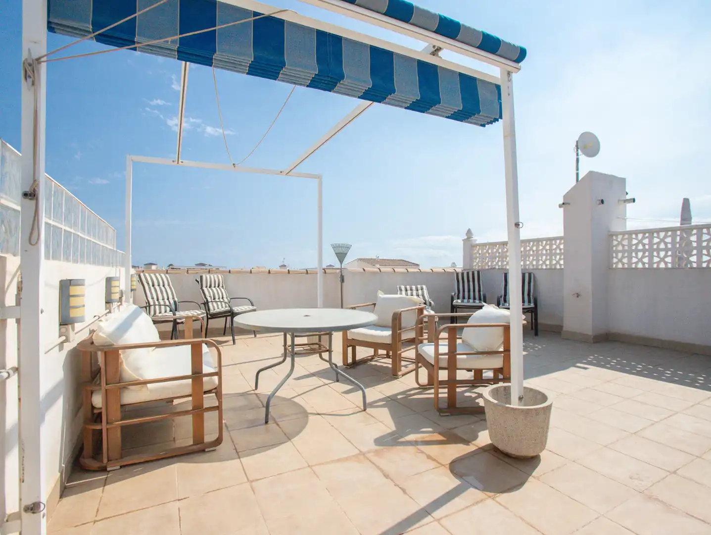 Penthouse with balcony for sale in Orihuela Costa