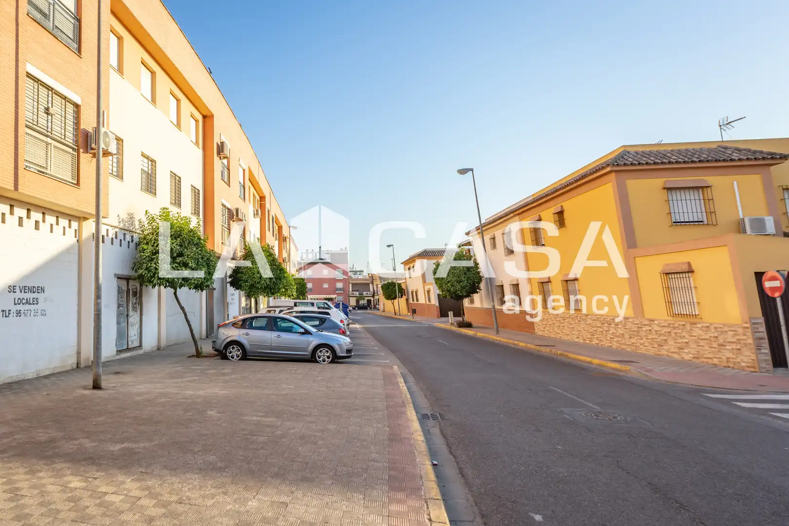 Vista exterior de Planta baja en venta en Dos Hermanas con Trastero y Piscina