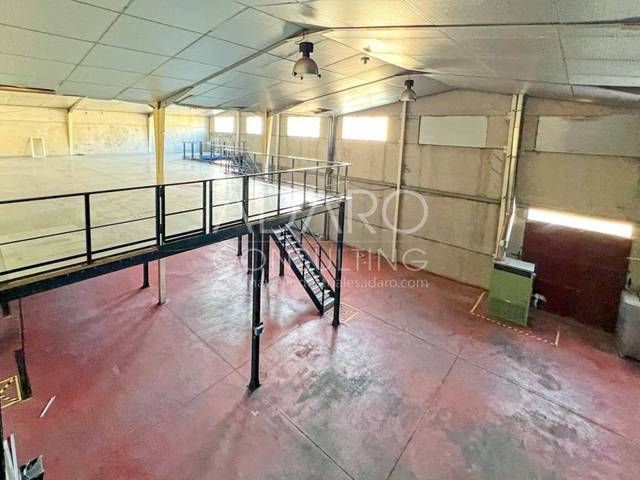 Nave industrial en Venta en Calle Verano en Polígono de las Monjas