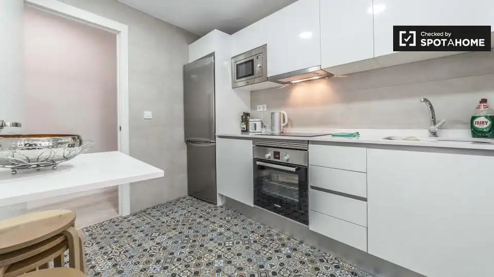 Kitchen of Flat for rent in Valencia  with Air Conditioner, Heating and Furnished
