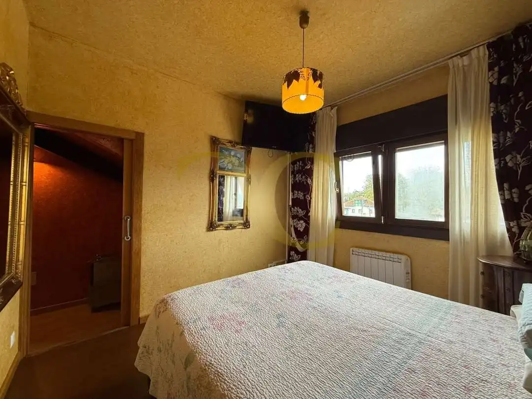 Schlafzimmer von Maisonette zum Verkauf in Llanes mit Heizung, Privatgarten und Terrasse