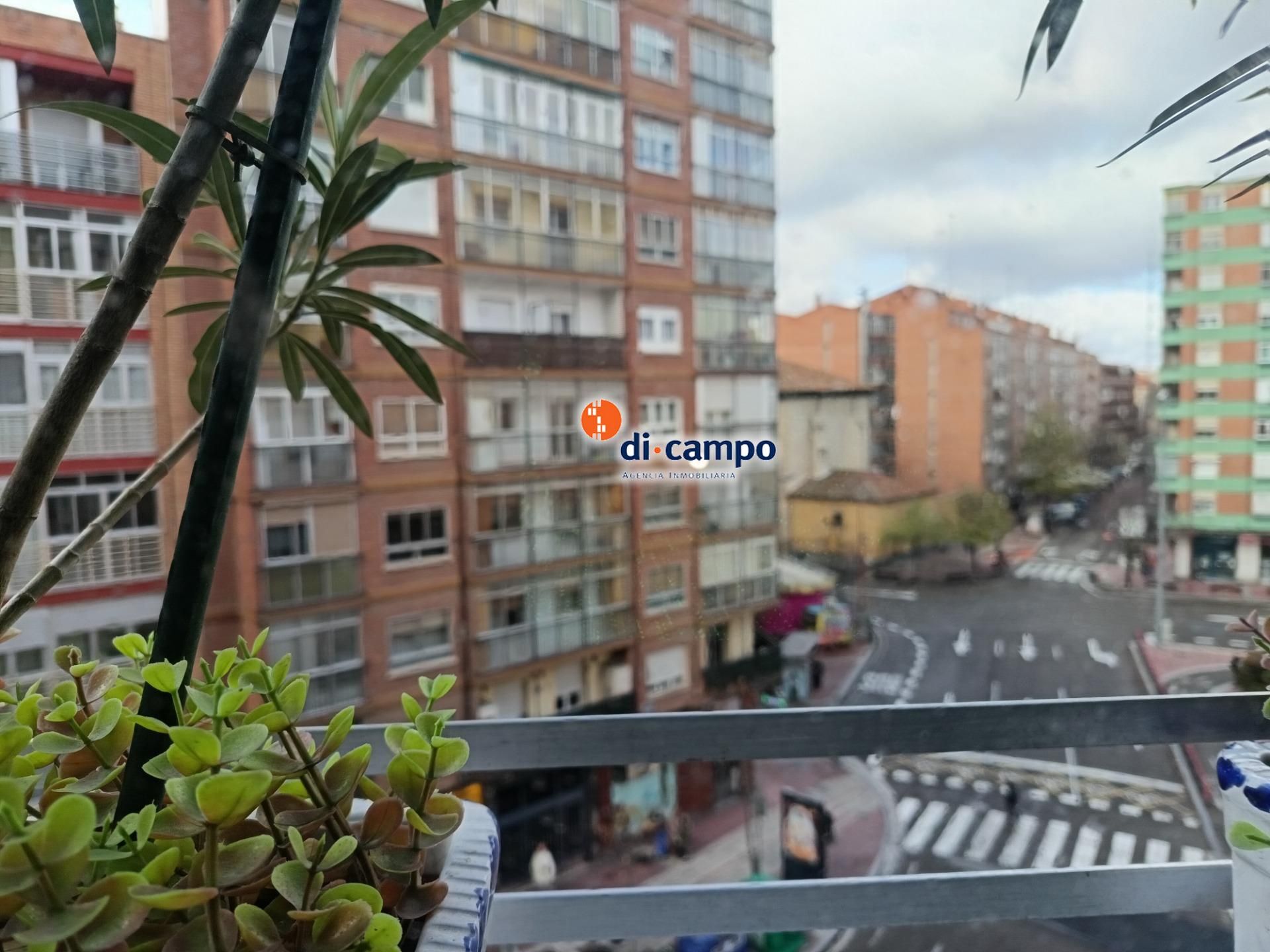 Exterior view of Flat for sale in Valladolid Capital  with Terrace and Storage room