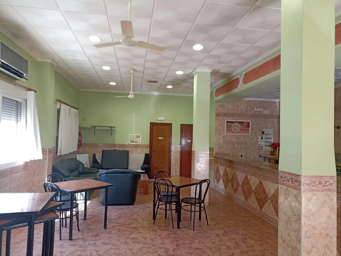 Commercial properties for sale in Benissanó  with Air Conditioner