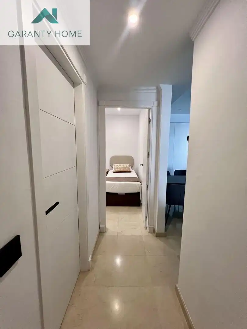 Schlafzimmer von Wohnung zur Miete in Benalmádena mit Klimaanlage, Privatgarten und Terrasse
