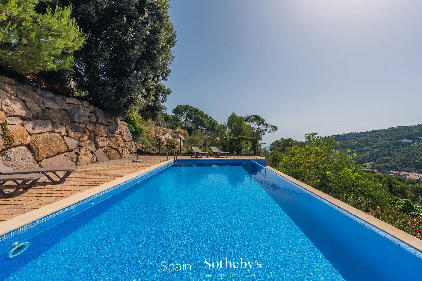 Piscina de Casa adosada en venda en Begur amb Aire condicionat, Jardí privat i Terrassa