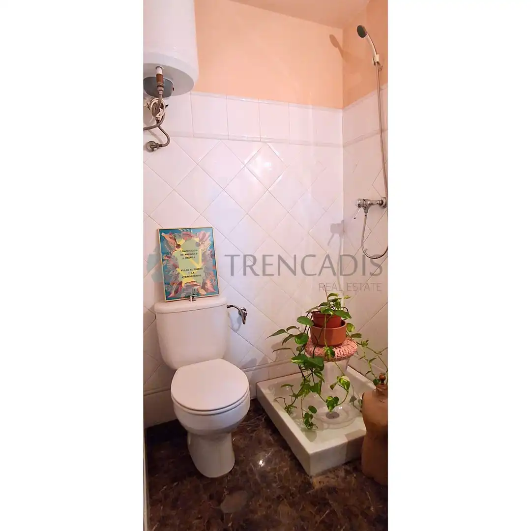 Bathroom of Commercial properties for sale in L'Eixample