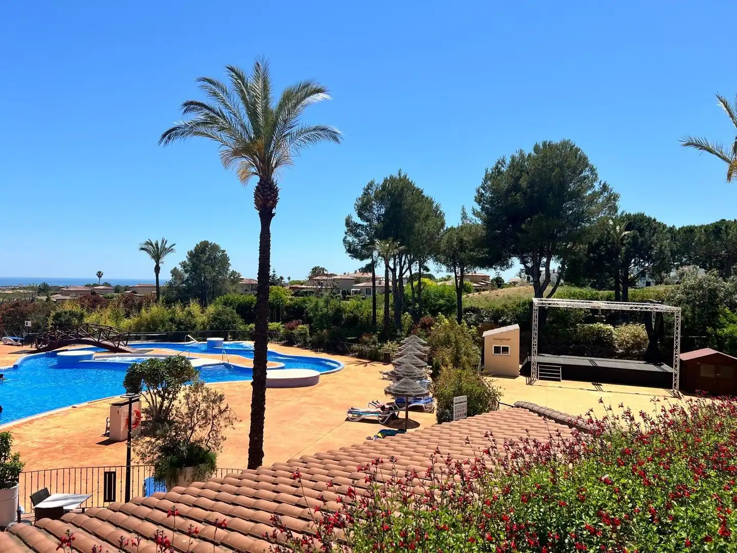 Piscina de Apartament en venda en Mont-roig del Camp amb Aire condicionat, Calefacció i Jardí privat