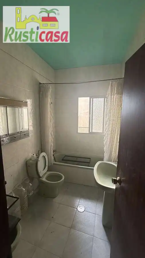 Bathroom of Houses for sale in Bailén  with Air Conditioner and Terrace