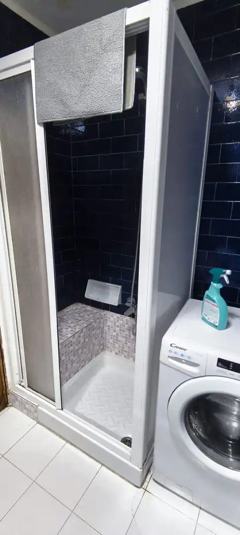 Baño de Piso en venta en Oviedo  con Calefacción, Trastero y Amueblado