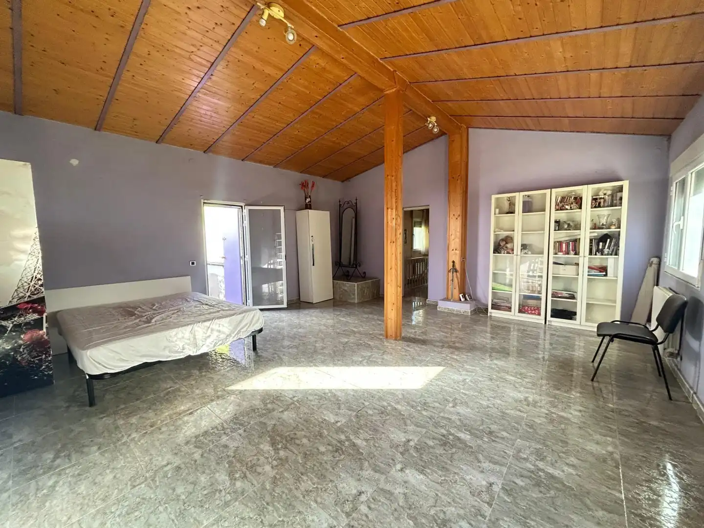 Dormitori de Casa o xalet en venda en Villalbilla amb Jardí privat i Piscina