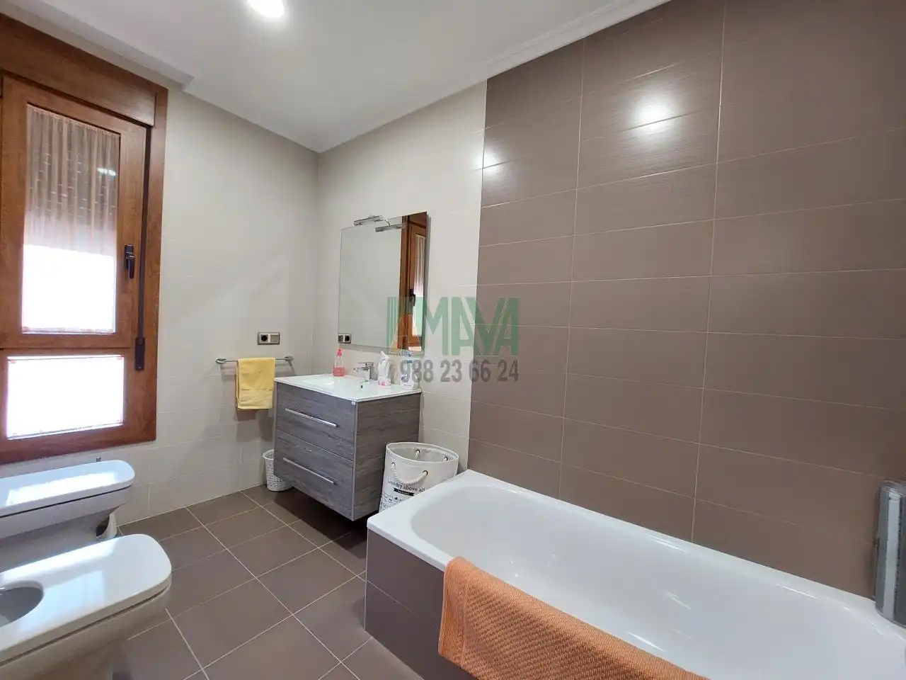 Bany de Casa o xalet en venda en Barbadás amb Calefacció, Jardí privat i Terrassa