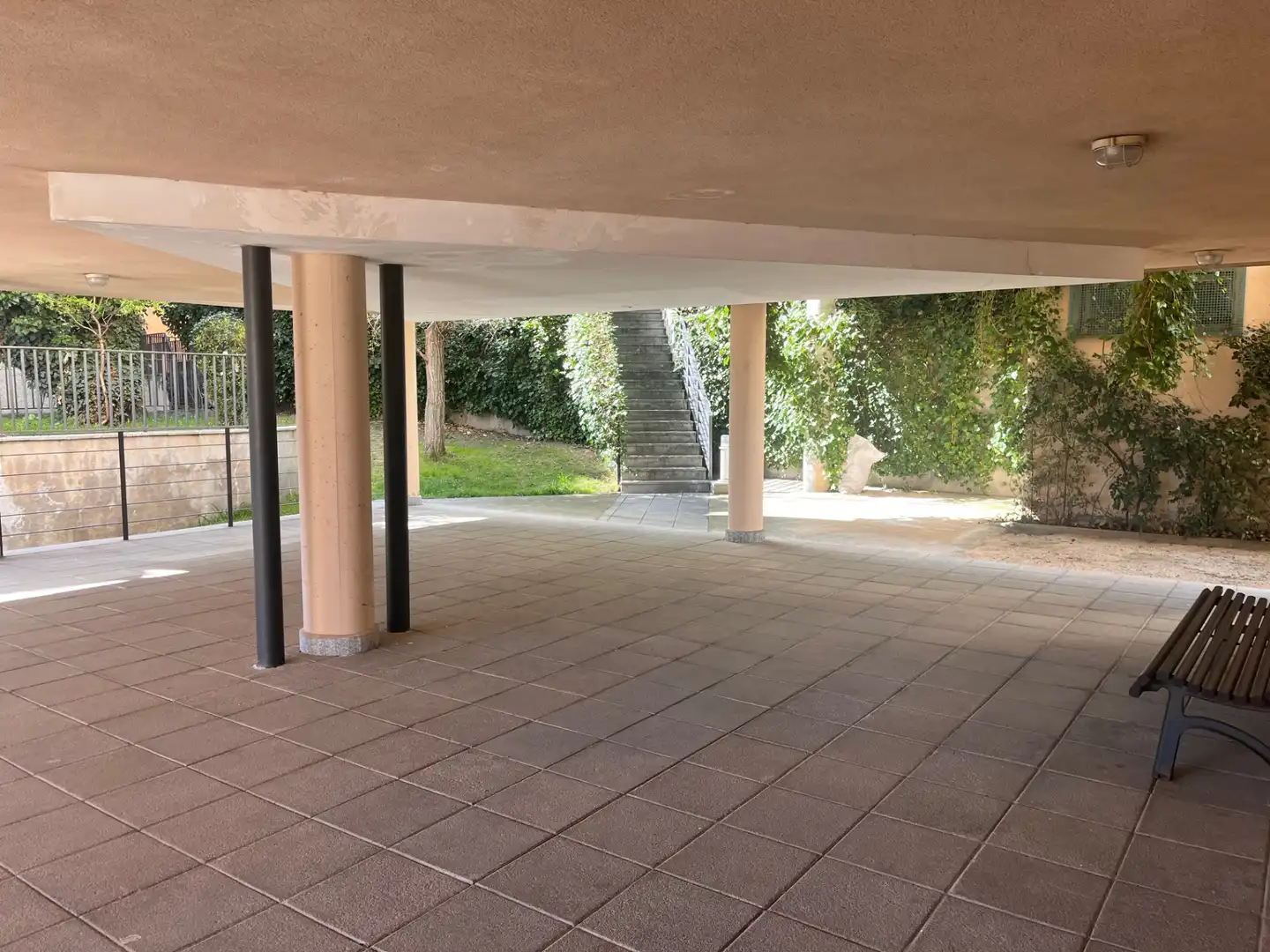 Aparcament de Pis en venda en Ávila amb Calefacció, Moblat i Rentadora