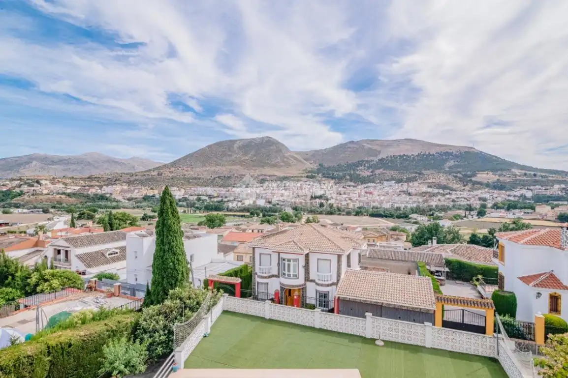 Exterior view of Houses for sale in Loja  with Air Conditioner, Terrace and Balcony