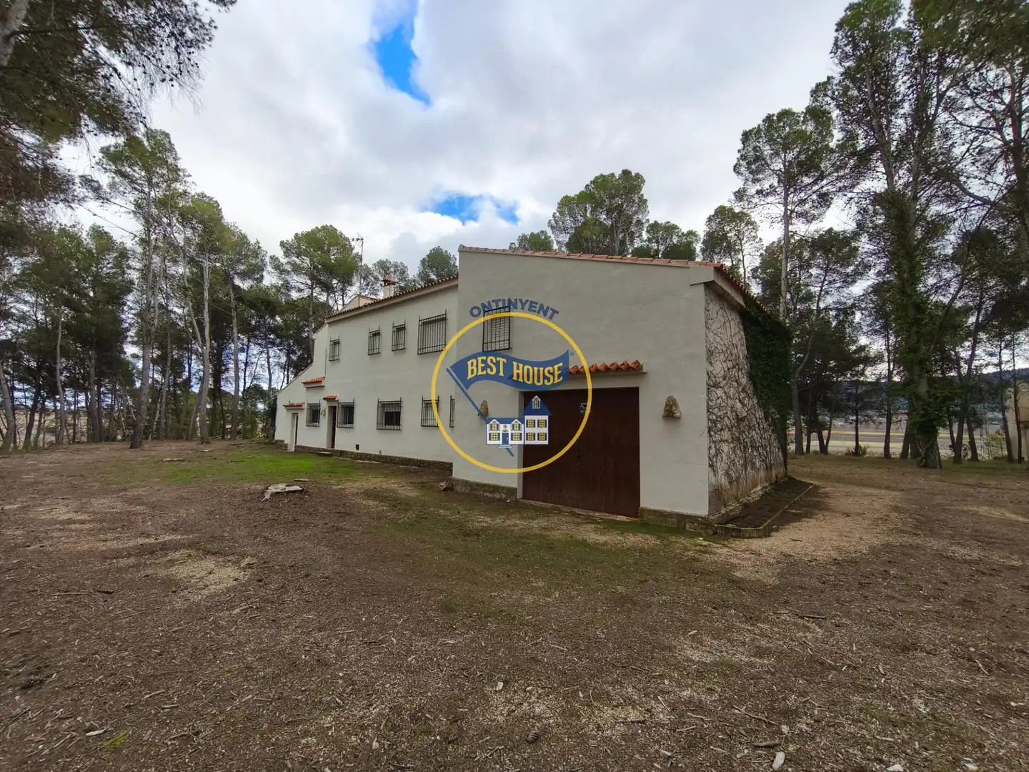 Vista exterior de Casa o xalet en venda en Fontanars dels Alforins amb Jardí privat, Piscina i Moblat