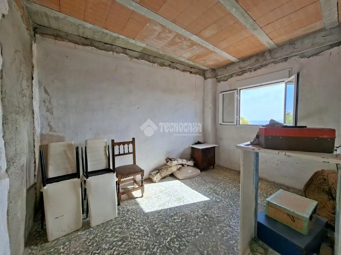 Detached homes for sale in Darro