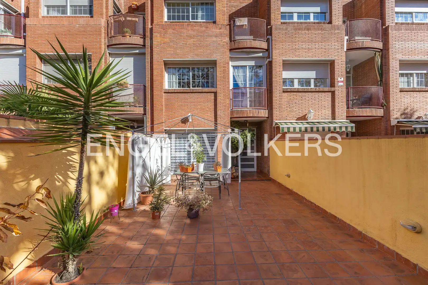 Terrassa de Casa adosada en venda en Sabadell amb Aire condicionat, Calefacció i Jardí privat