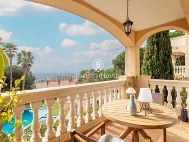 Maison avec balcon à vendre à Teià