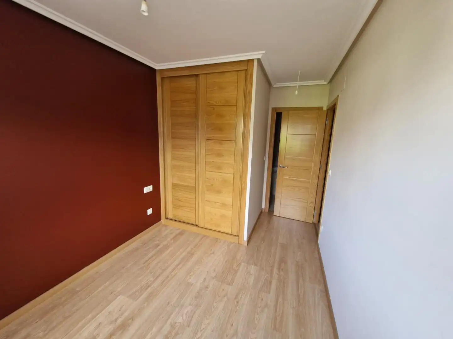 Dormitori de Casa adosada en venda en Barbadás amb Calefacció, Parquet i Traster