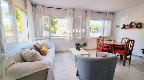 Piso con gran terraza y jardín privado en Colera