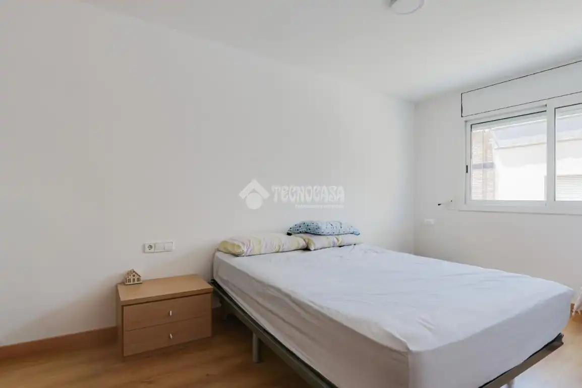 Habitación de Casa adosada en venta en Terrassa con Aire acondicionado, Terraza y Trastero