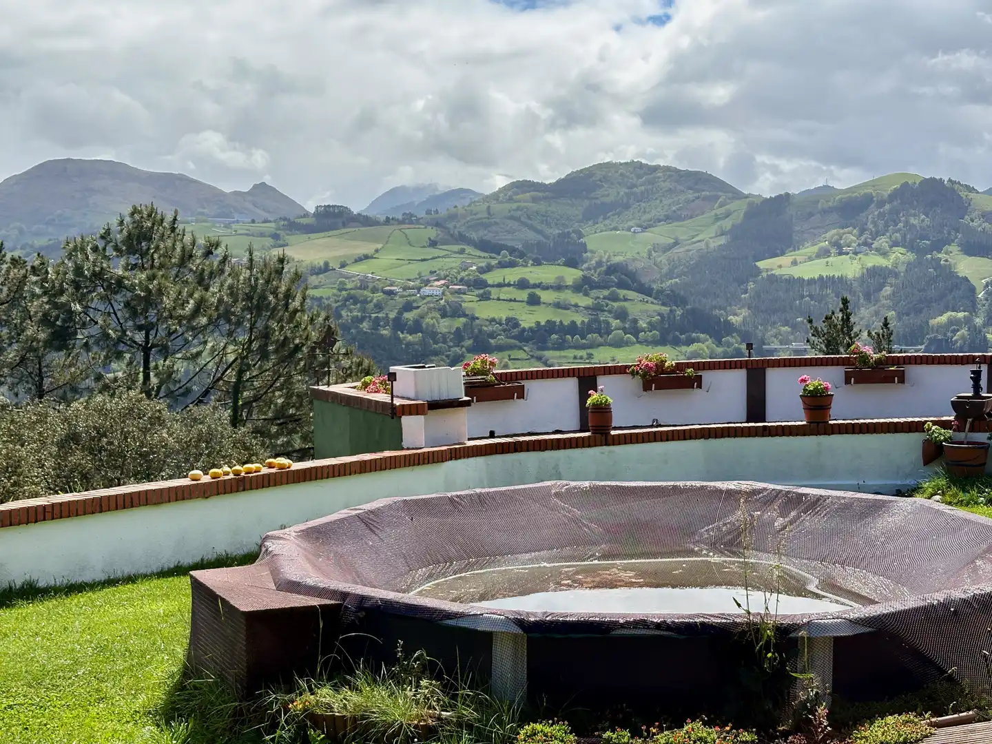Jardí de Casa o xalet en venda en Mutriku amb Jardí privat, Piscina i Moblat