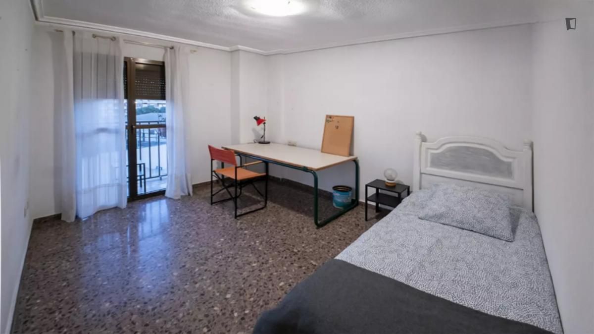 Bedroom of Apartment to share in  Valencia Capital  with Furnished, Oven and Washing machine