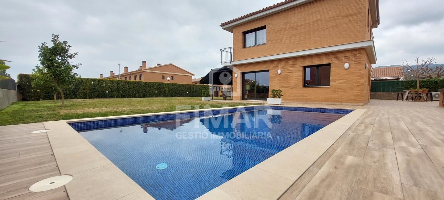 Piscina de Casa o chalet en venta en Cabrera de Mar con Calefacción, Jardín privado y Terraza